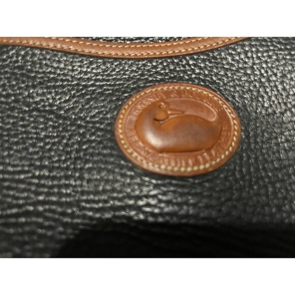 L.L. Bean Black Pebbled Leather Crossbody Bag With Adjustable Strap & Brass Hard - Picture 3 of 7